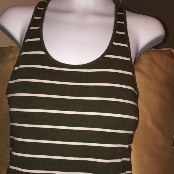 🌺 Tank Top 🌺 - Picture 2 of 6